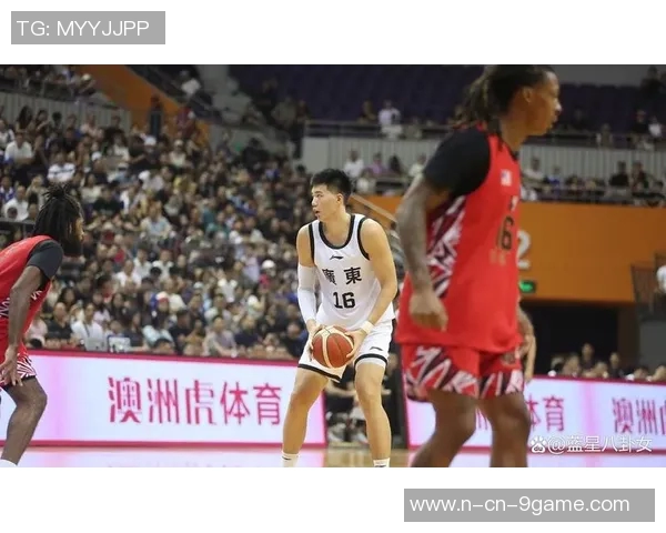 广东全运男篮热身赛大胜澳洲维多利亚焦泊乔与贺希宁双双贡献15分表现出色